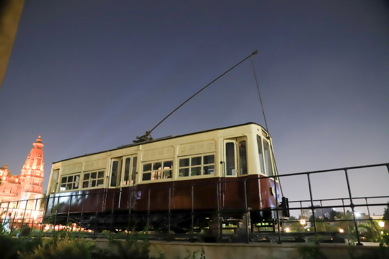 Каир, Двухосный моторный вагон № 381; Каир — Tram monuments in Heliopolis