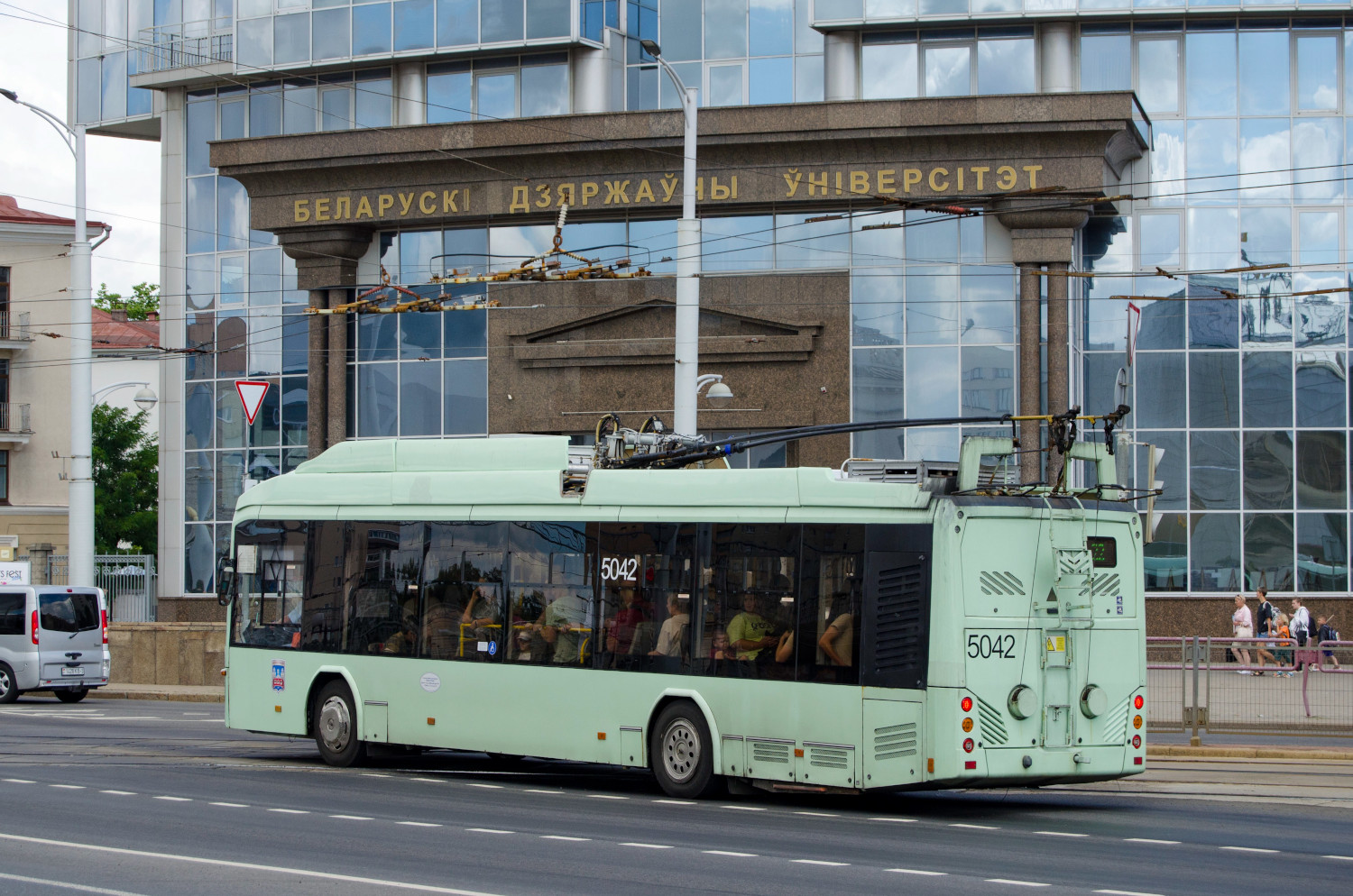 Минск, БКМ 32100D № 5042