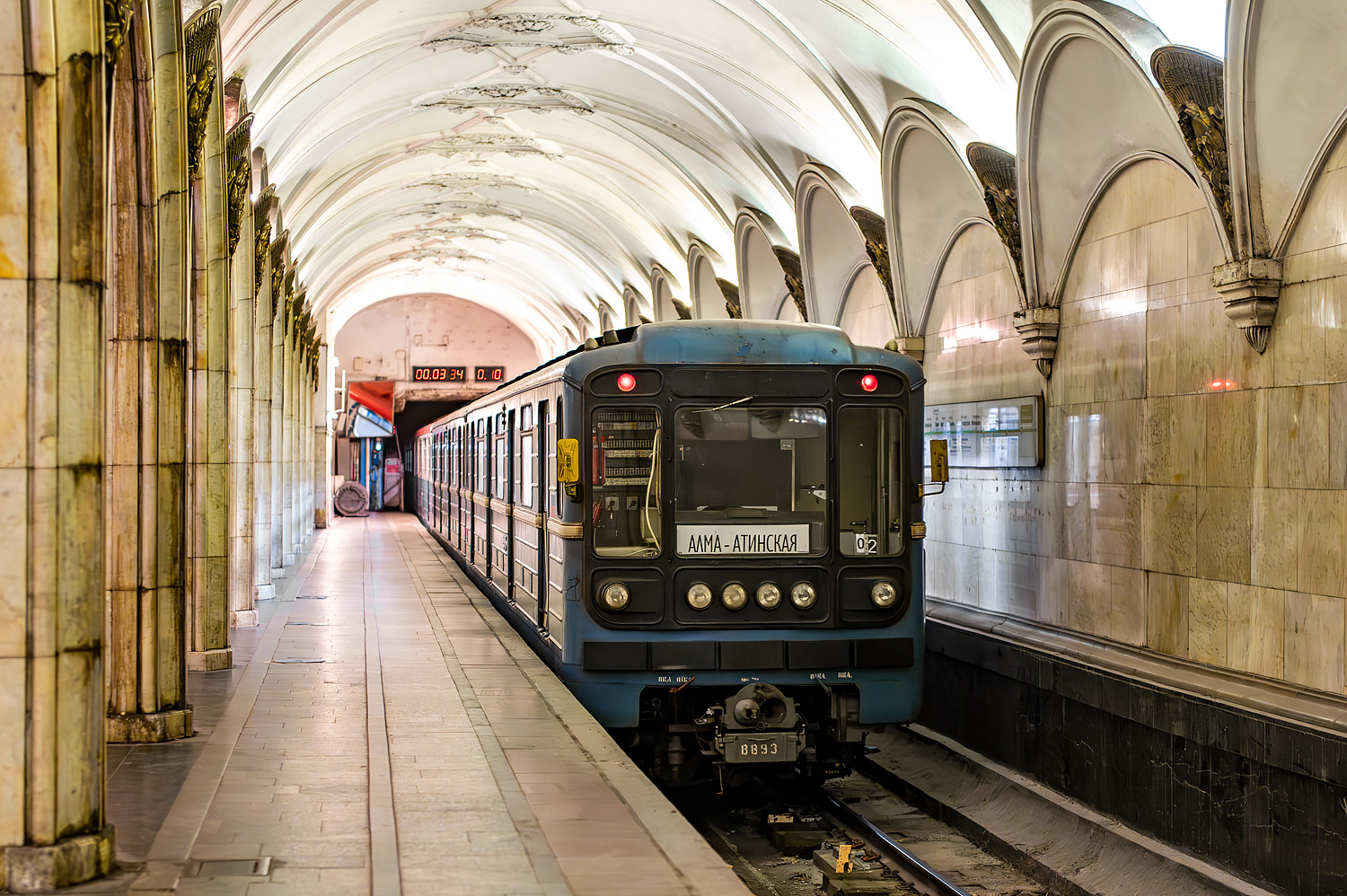 Moszkva, 81-717.5 (LVZ/VM) — 8893