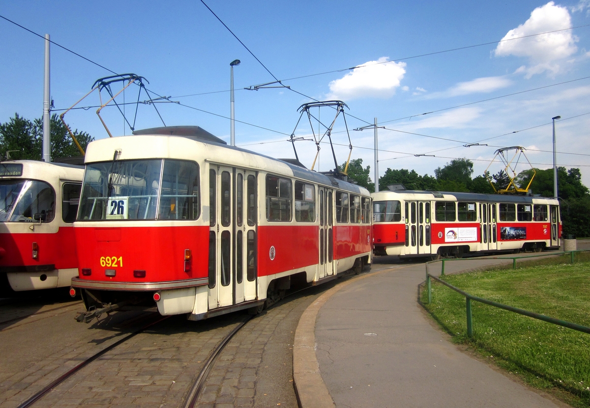Прага, Tatra T3 № 6921