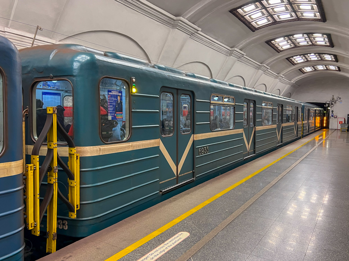 Санкт-Петербург, Ем-501 № 6933