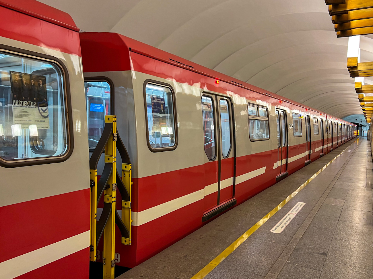 Санкт-Петербург, 81-723.1 № 23029