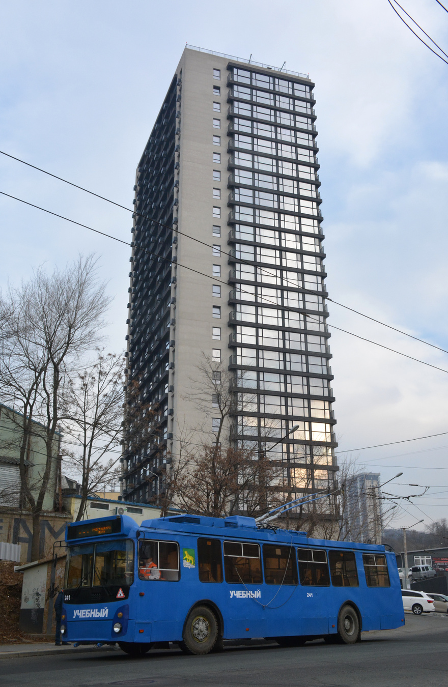Владивосток, ЗиУ-682Г-016.02 № 241