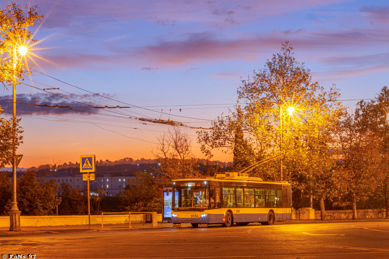 Sevastopol, LAZ E183A1 # 2032