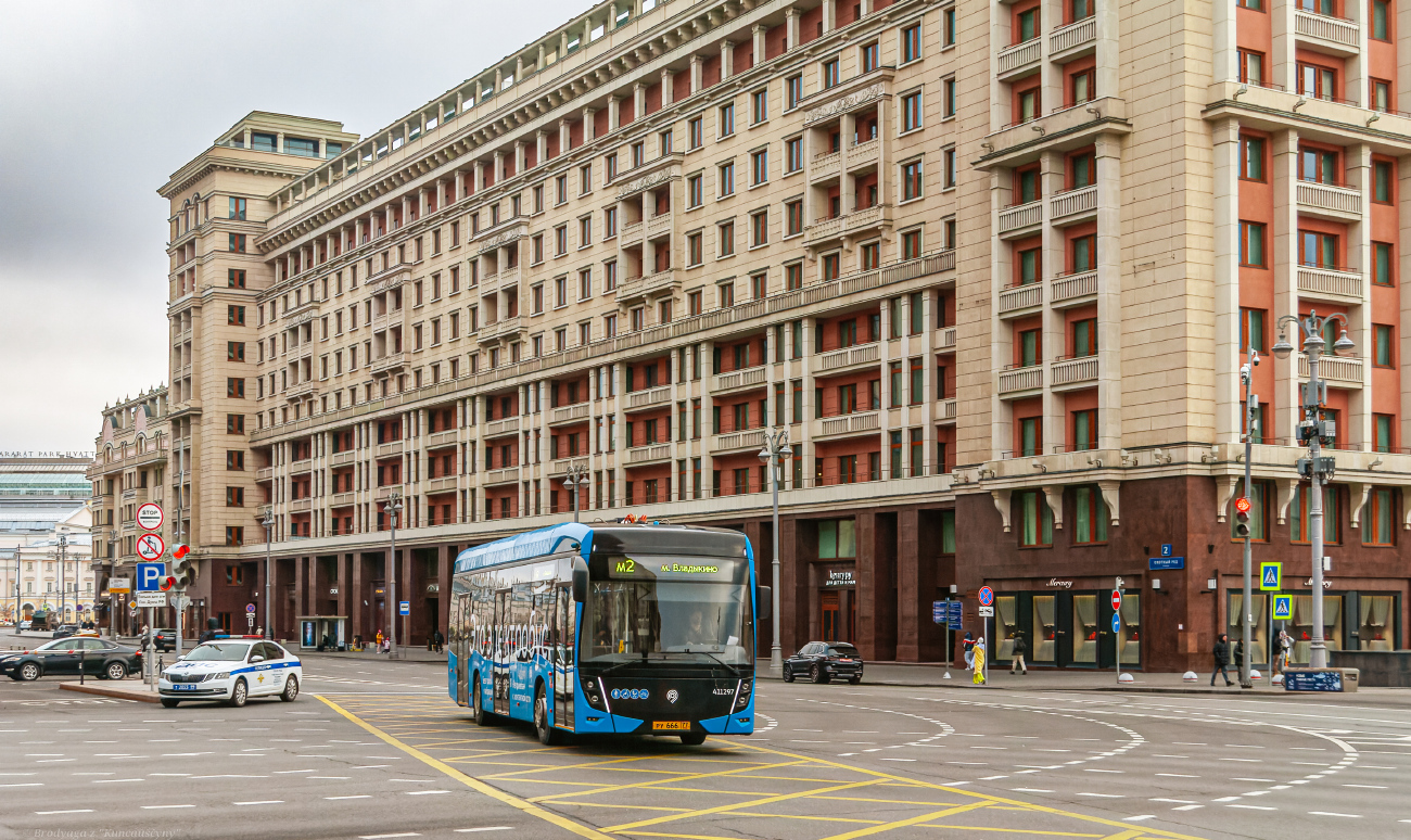 Москва, КАМАЗ-6282 № 411297