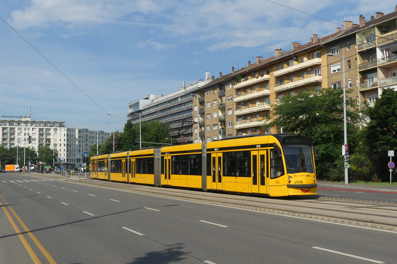 Budapesta, Siemens Combino Supra NF12B Nr. 2038