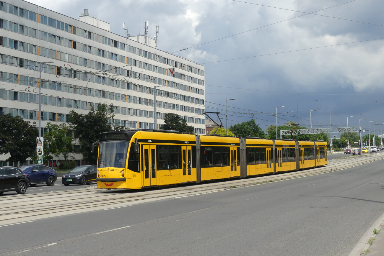 Будапешт, Siemens Combino Supra NF12B № 2035