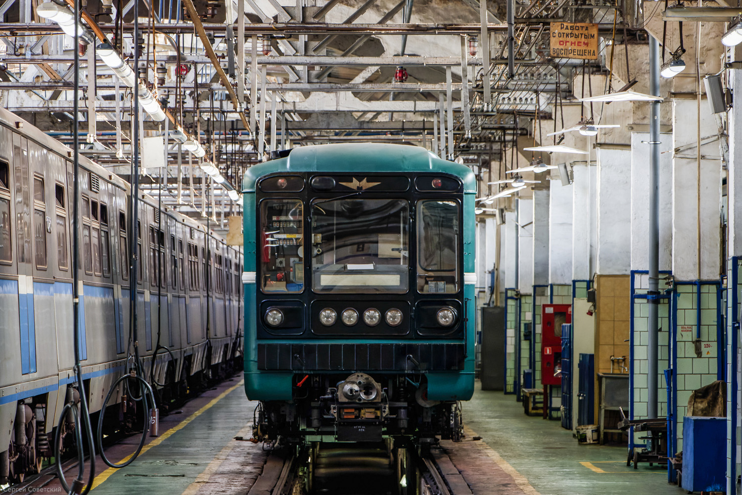 Moskva — Metro — [1] Sokolnicheskaya Line; Moskva — Metro — Vehicles — Type 81-717/714 and modifications