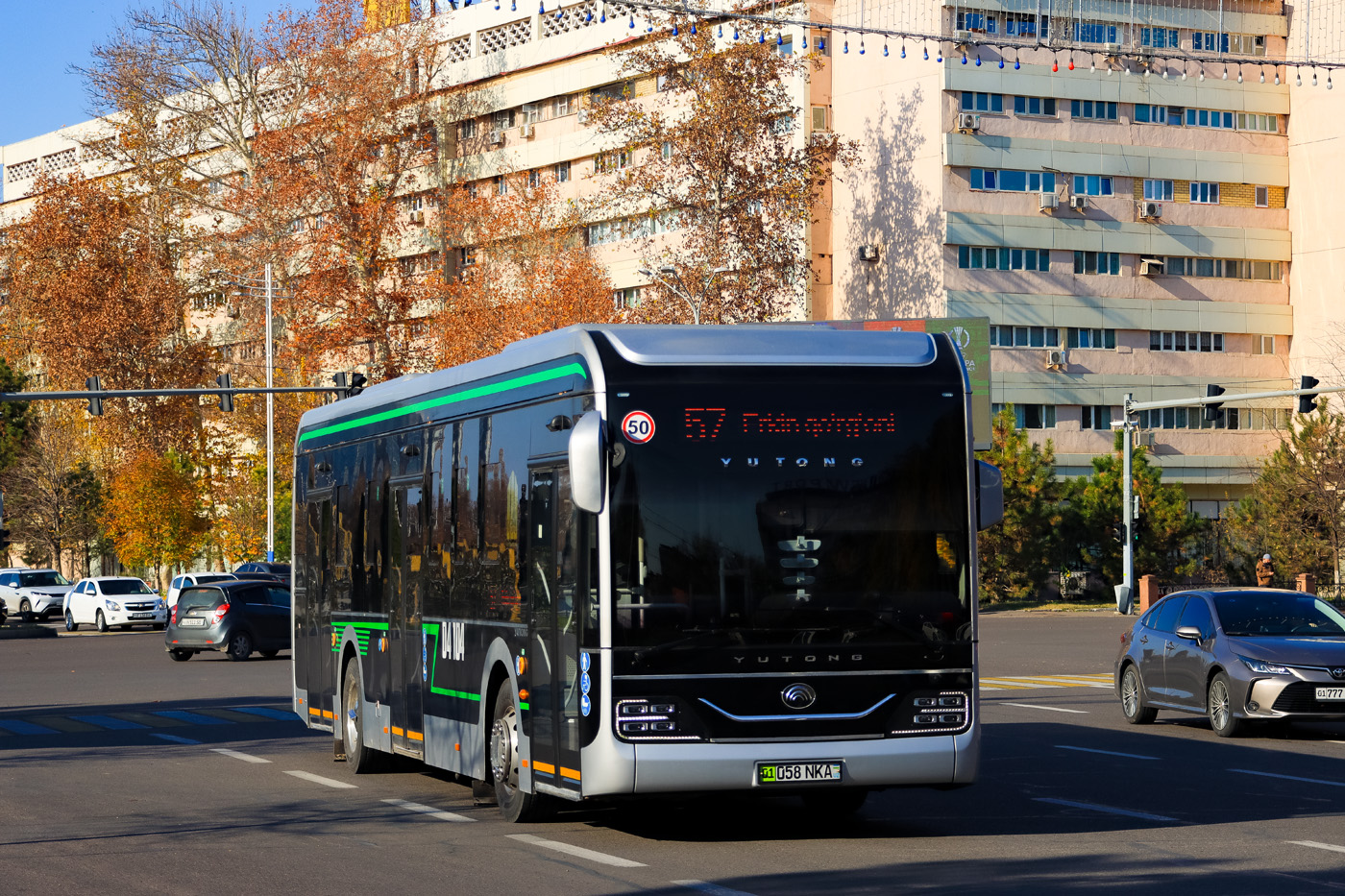 Taskent, Yutong ZK6126BEVG — 04104