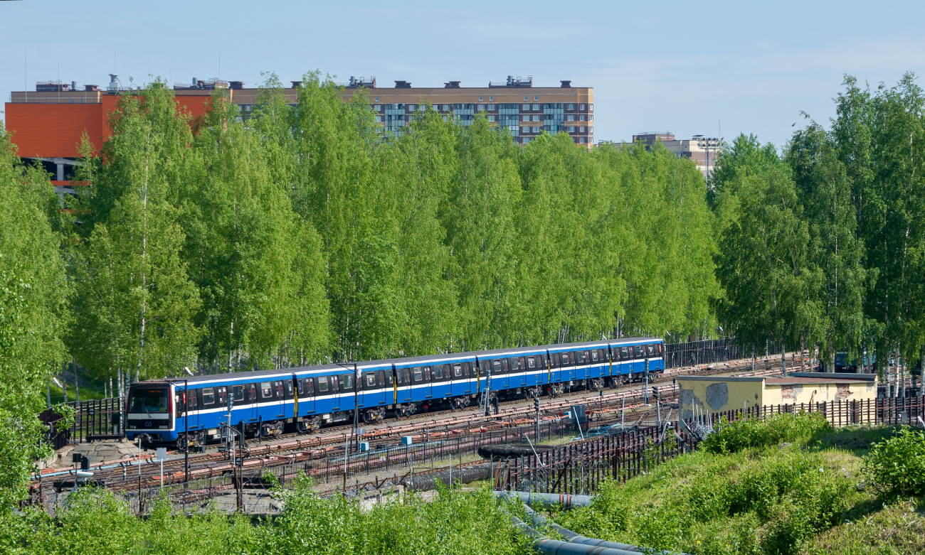 Санкт-Петербург, 81-722 «Юбилейный» № 22003