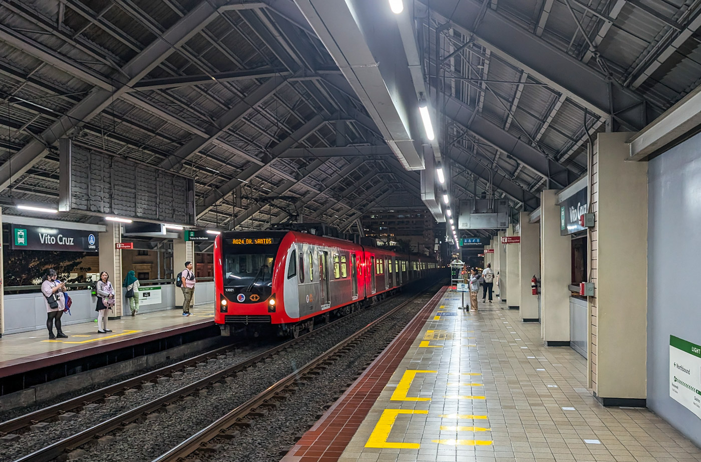 Манила, CAF № 13021; Манила — LRT-1 || Жёлтая линия