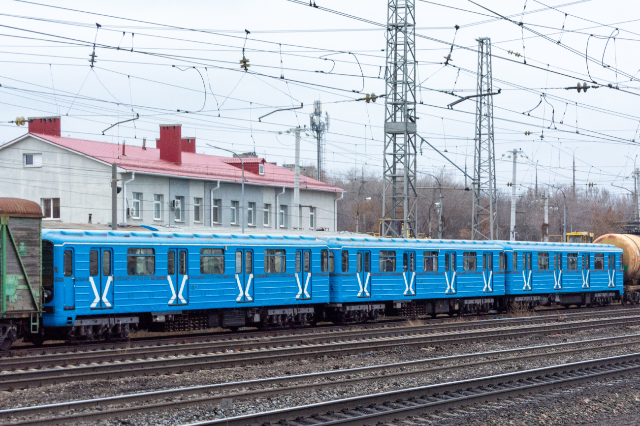 Самара, 81-717 (ММЗ) № 0107; Самара — Транспортировка вагонов метро по ж/д