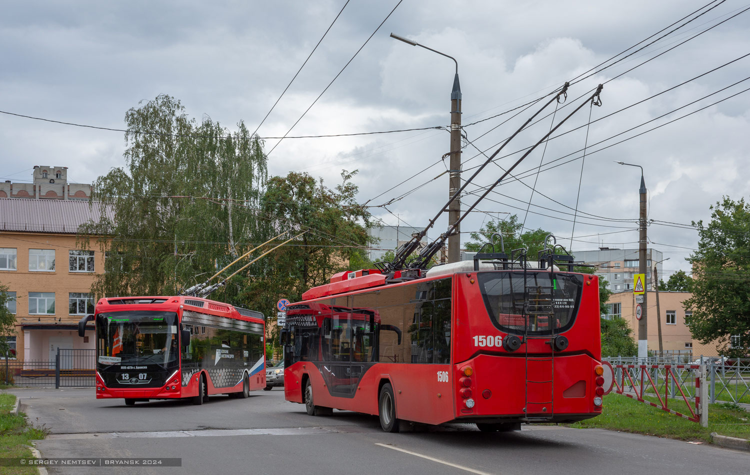 Bryansk, PKTS-6281.00 “Admiral” č. 1307; Bryansk, VMZ-5298.01 “Avangard” č. 1506
