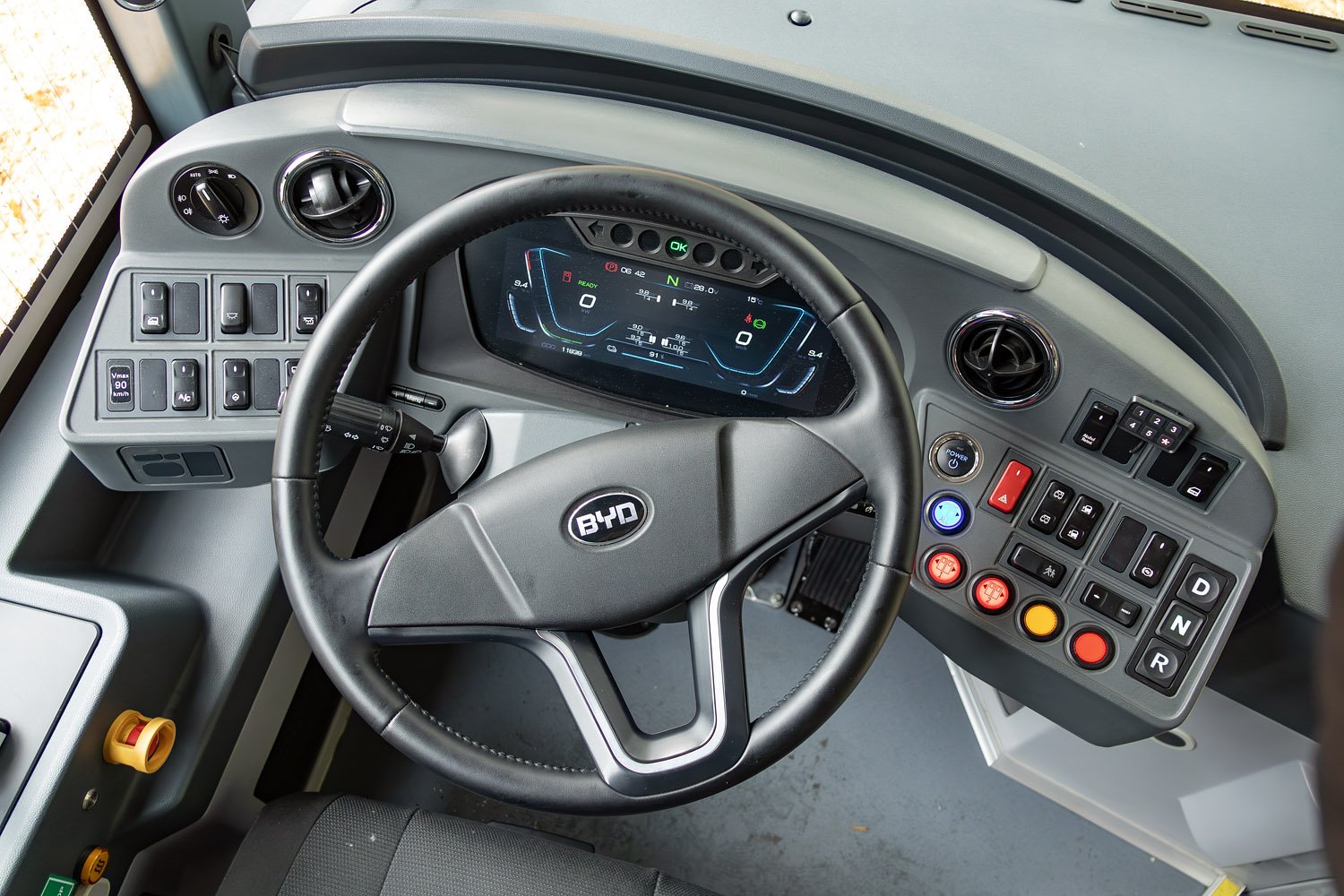 Haifa, BYD B13E01 č. [6]; Berlín — InnoTrans 2024