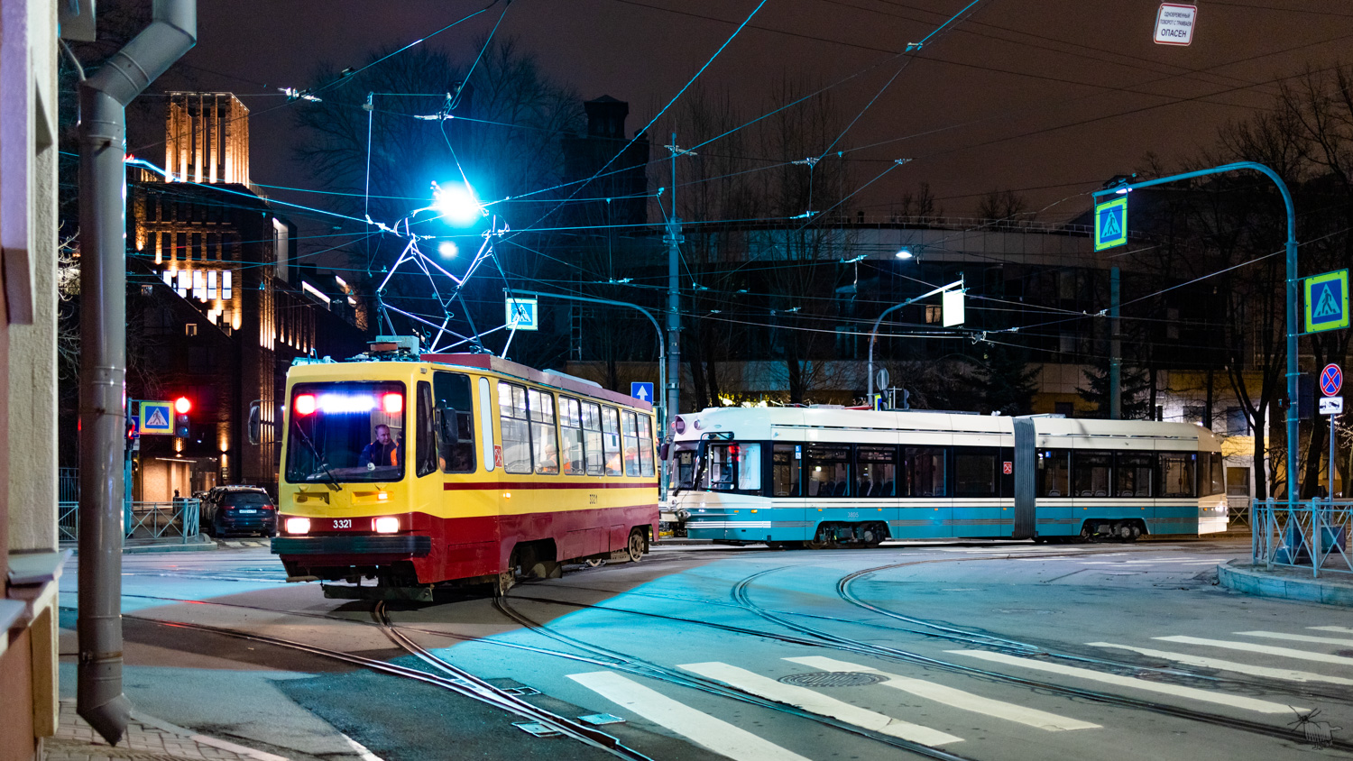 Санкт-Петербург, 71-134К (ЛМ-99К) № 3321; Санкт-Петербург, 71-421Р-01 «Довлатов» № 3805