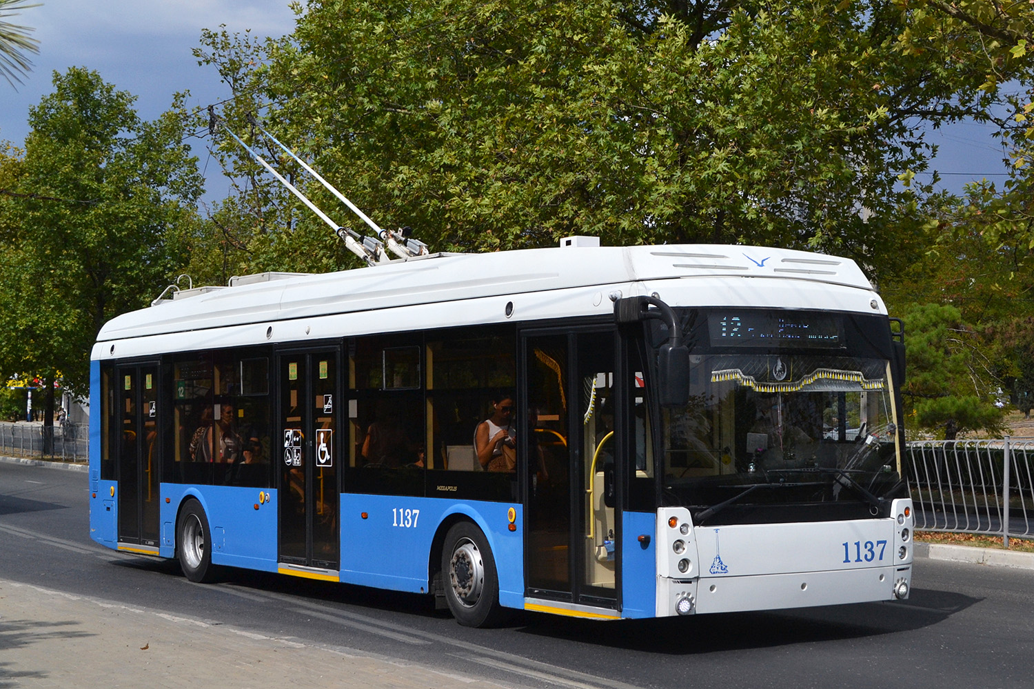 Севастополь, Тролза-5265.02 «Мегаполис» № 1137