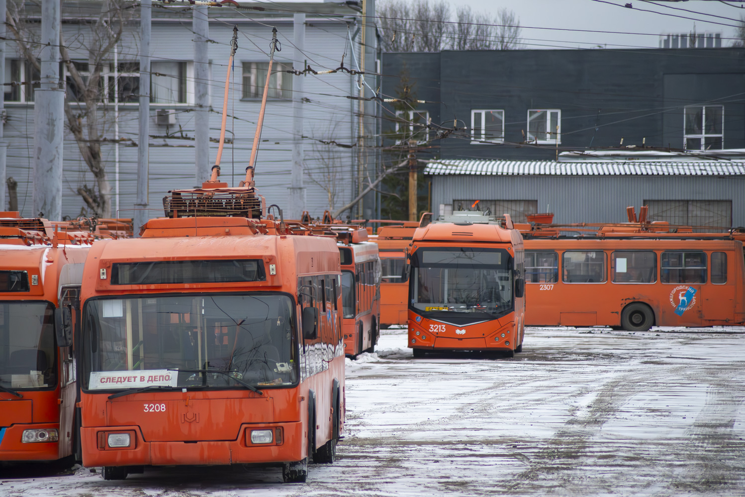 Нижний Новгород, БКМ 321 № 3208; Нижний Новгород, БКМ 32100D № 3213