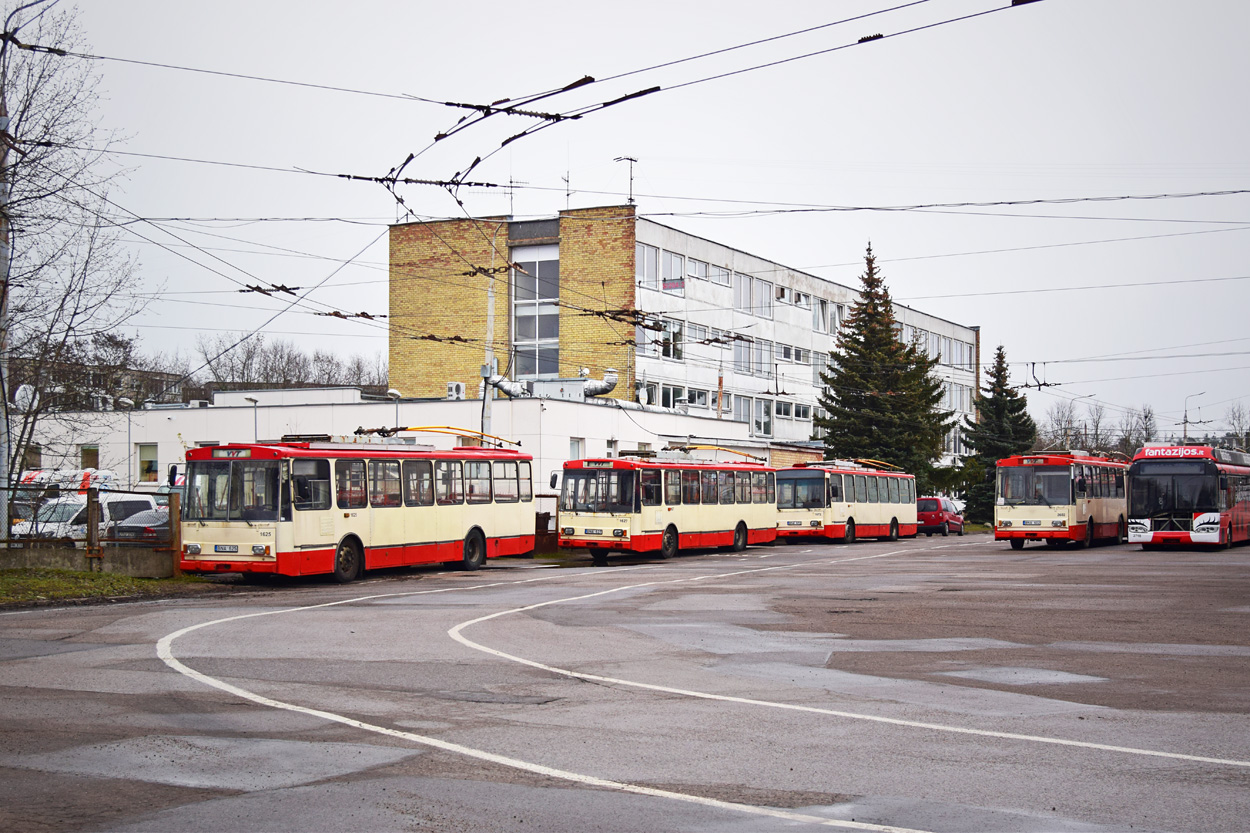 Вильнюс, Škoda 14Tr13/6 № 1625; Вильнюс, Škoda 14Tr13/6 № 1627