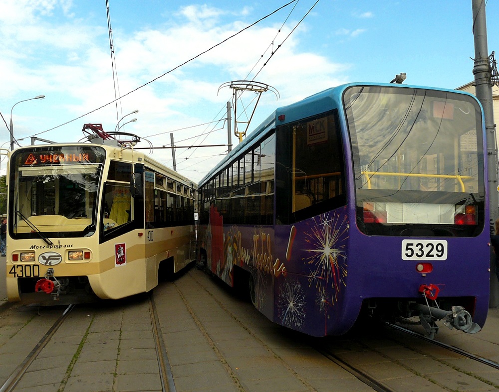 Moskva, 71-619AC № 4300; Moskva, 71-619А-01 № 5329