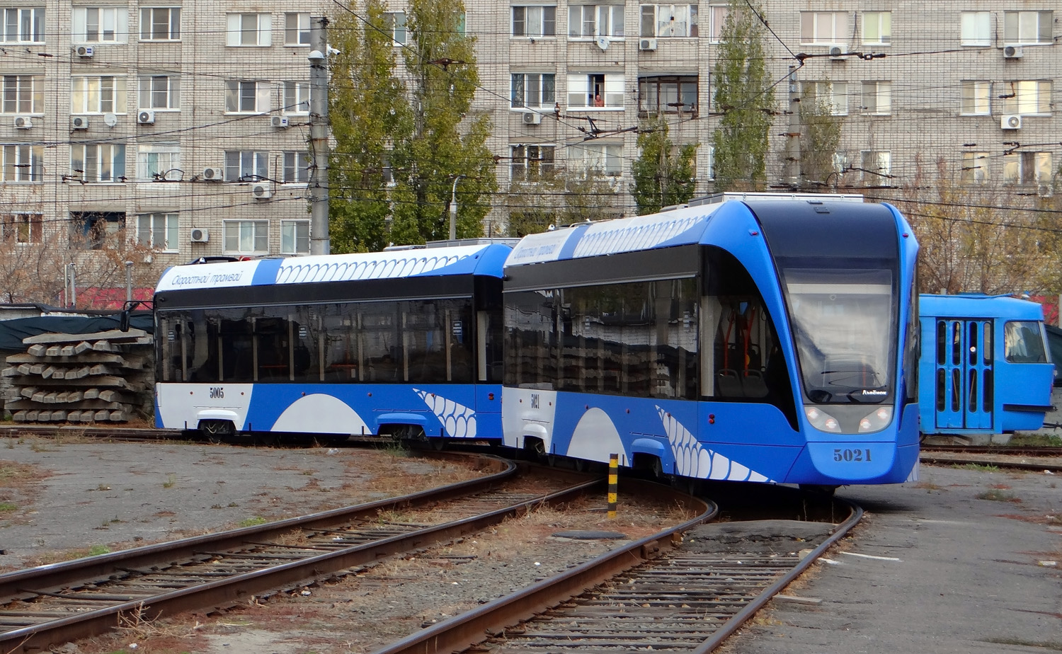 Волгоград, 71-911ЕМ «Львёнок» № 5021