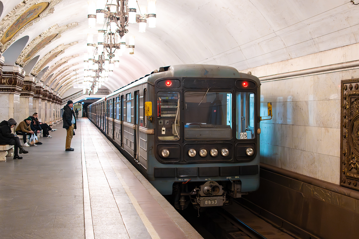 Moszkva, 81-717.5 (LVZ/VM) — 8893