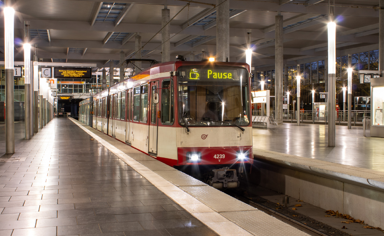 Дюссельдорф, Duewag B80D № 4239