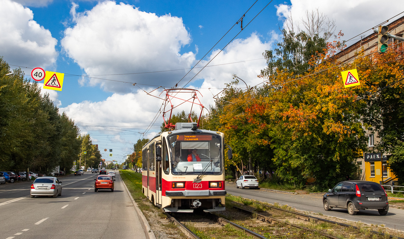Екатеринбург, 71-405 № 023