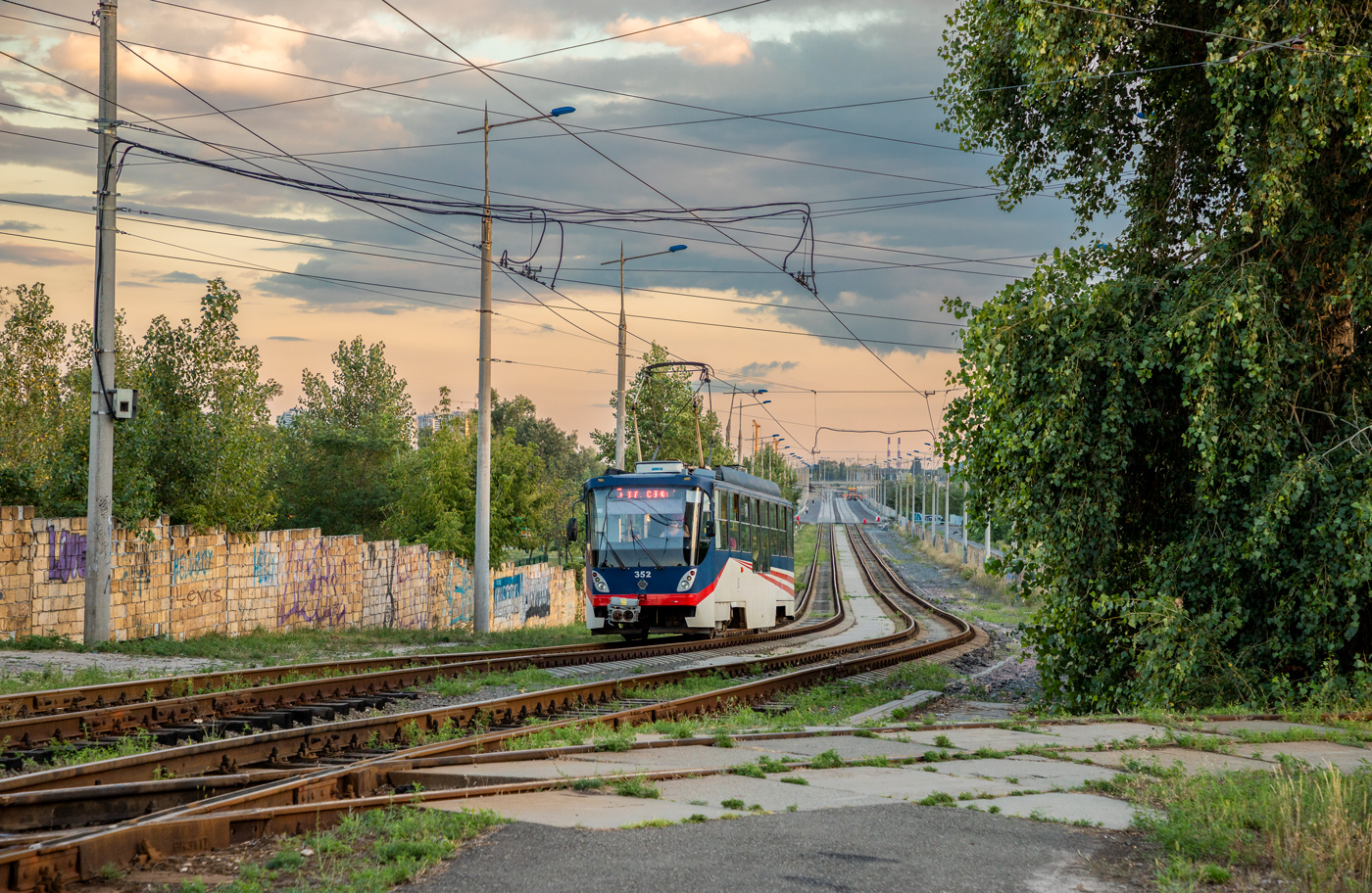 Київ, К1М № 352