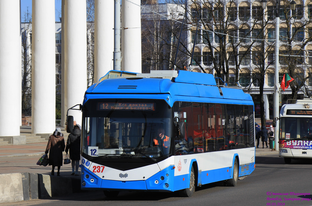 Витебск, БКМ 32100D № 237