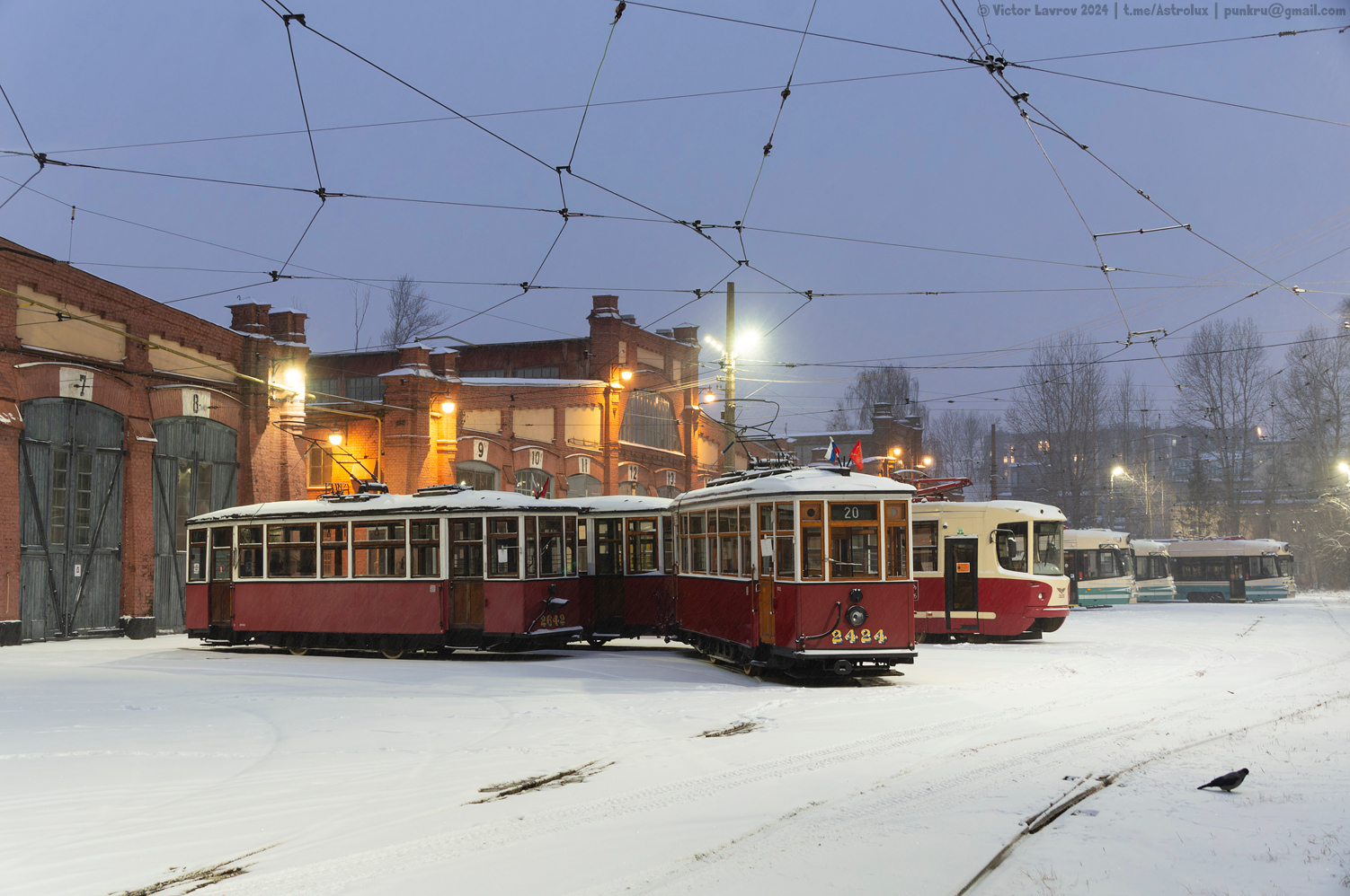 Санкт-Петербург, МС-4 № 2642; Санкт-Петербург, МС-4 № 2424 Санкт-Петербург, МС-4 № 2642; Санкт-Петербург, МС-4 № 2424