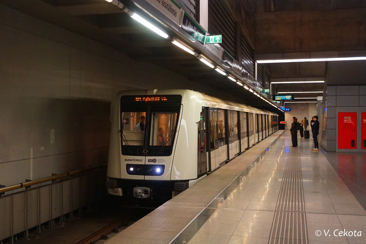 Будапешт, Alstom Metropolis AM4-M4 № 556