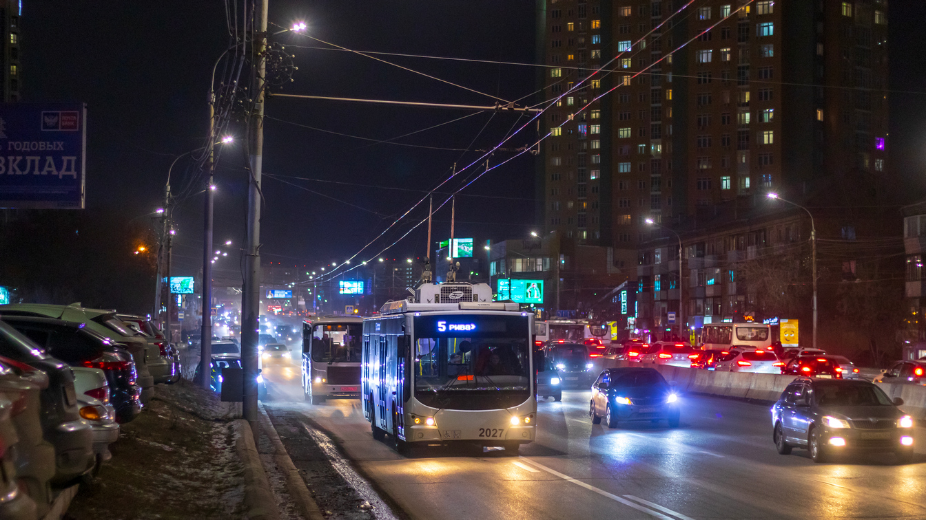 Красноярск, ВМЗ-5298.01 «Авангард» № 2027; Красноярск — Вечерние фотографии