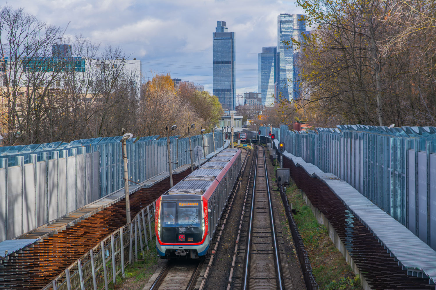 Москва — Метрополитен — Подвижной состав — 81-765/766/767 «Москва» и модификации Москва — Метрополитен — Подвижной состав — 81-765/766/767 «Москва» и модификации