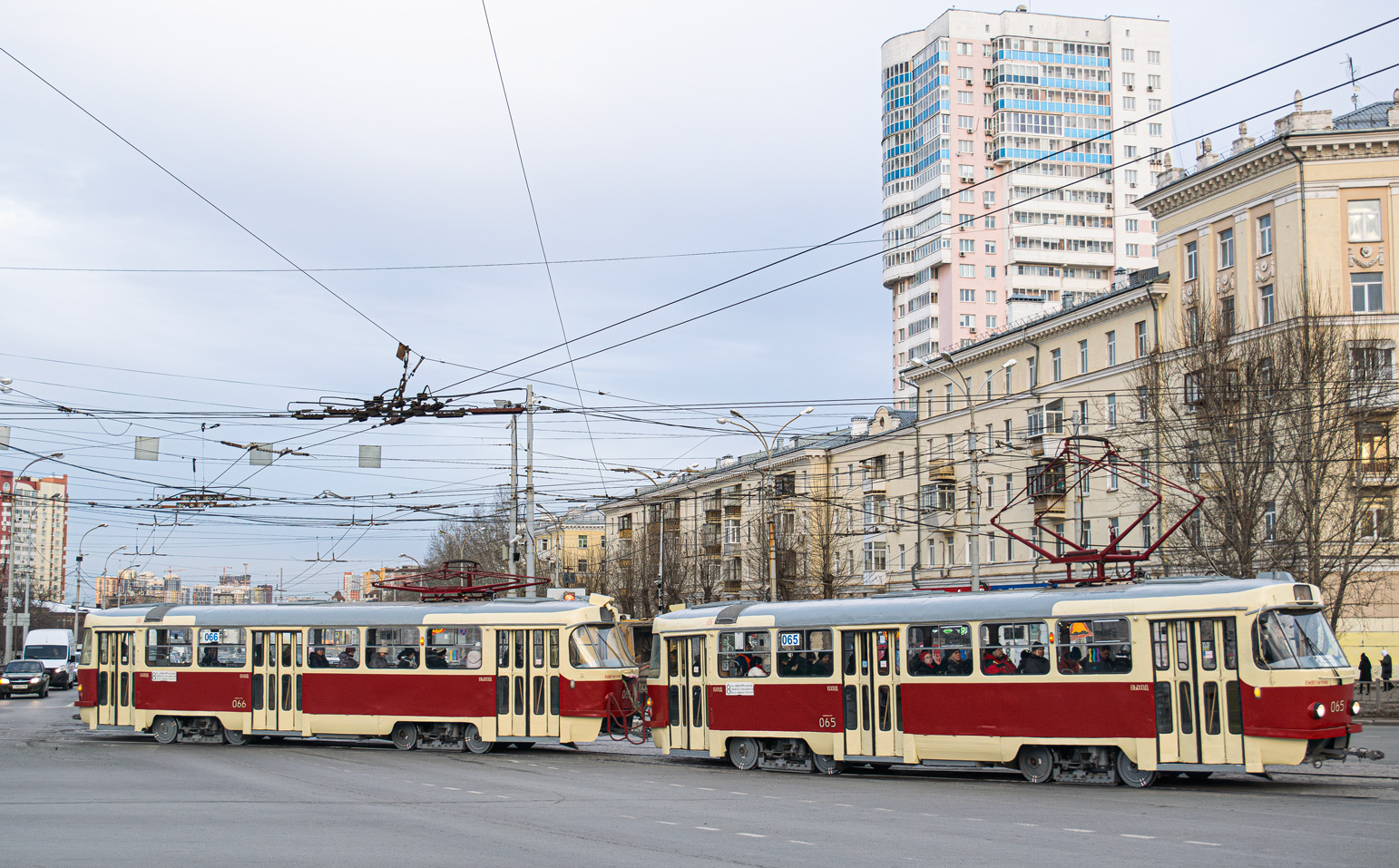 Екатеринбург, Tatra T3SU (двухдверная) № 066; Екатеринбург, Tatra T3SU (двухдверная) № 065 Екатеринбург, Tatra T3SU (двухдверная) № 066; Екатеринбург, Tatra T3SU (двухдверная) № 065