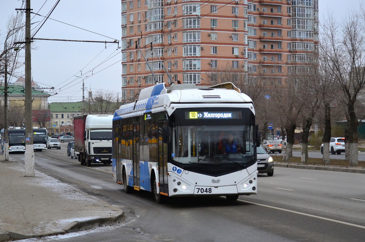 Волгоград, БКМ 32100D № 7048