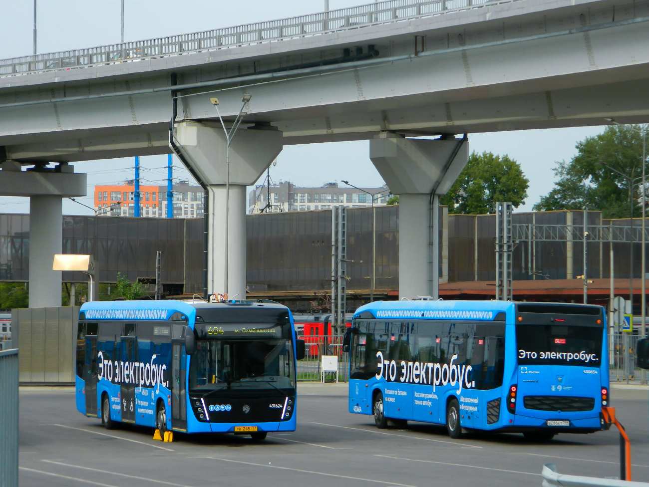 Москва, КАМАЗ-6282 № 431624; Москва, КАМАЗ-6282 № 430654