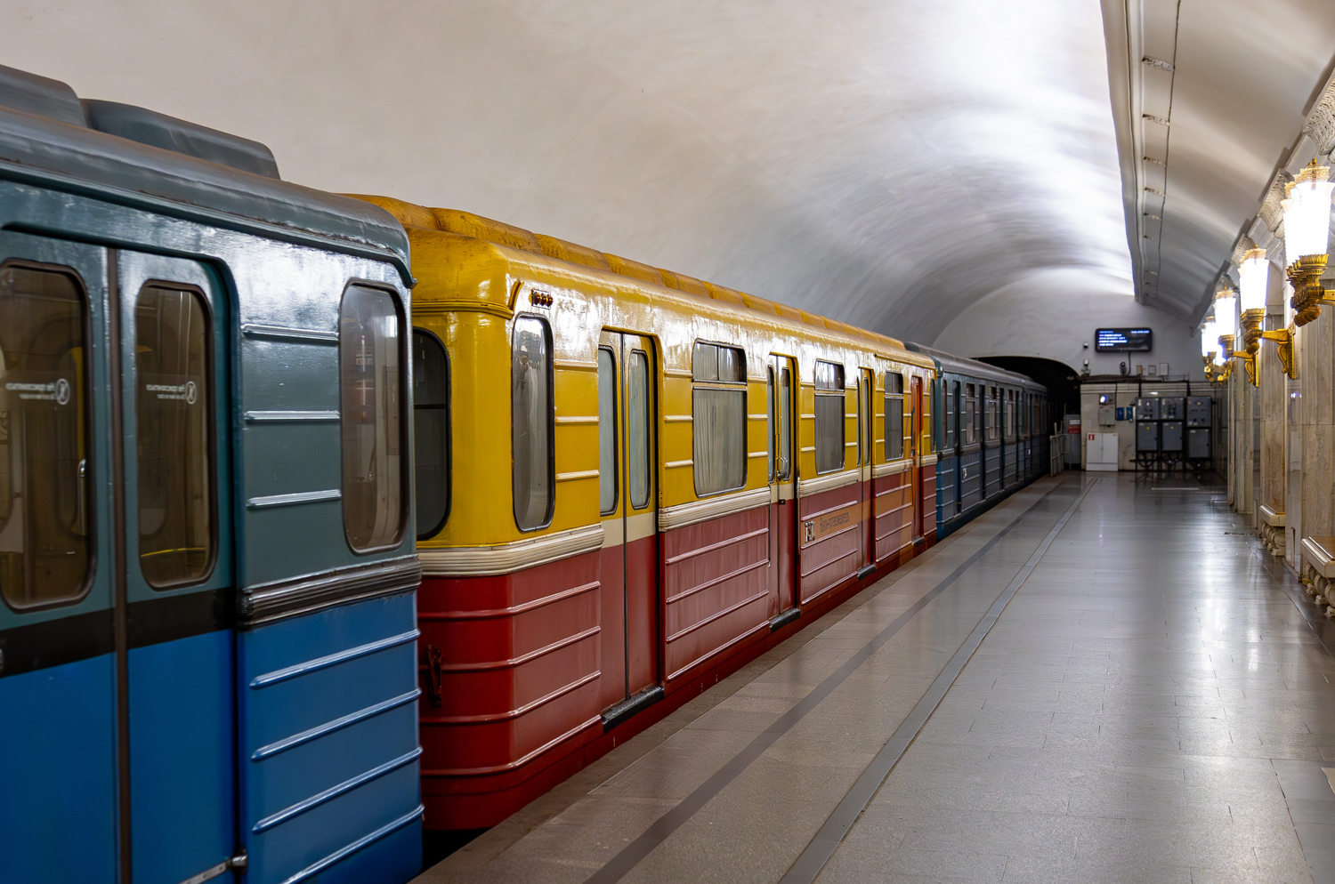 Москва, 81-714 (ЛВЗ) № 7374