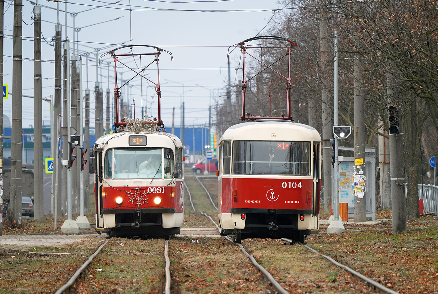 Мариуполь, Tatra T3A № 0081 (727); Мариуполь, Tatra T3SUCS № 0104 (767)