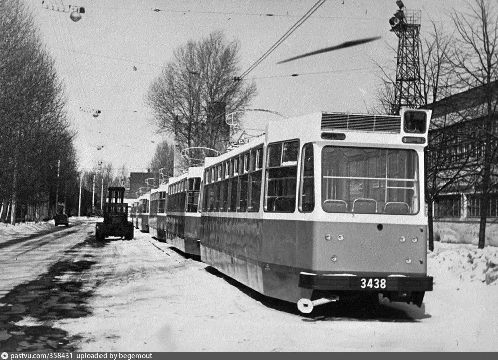 Нижний Новгород, ЛМ-68 № 3438; Санкт-Петербург — Новые вагоны ПТМЗ