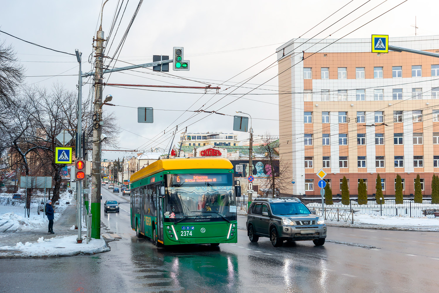 Пенза, УТТЗ-6241.01 «Горожанин» № 2374