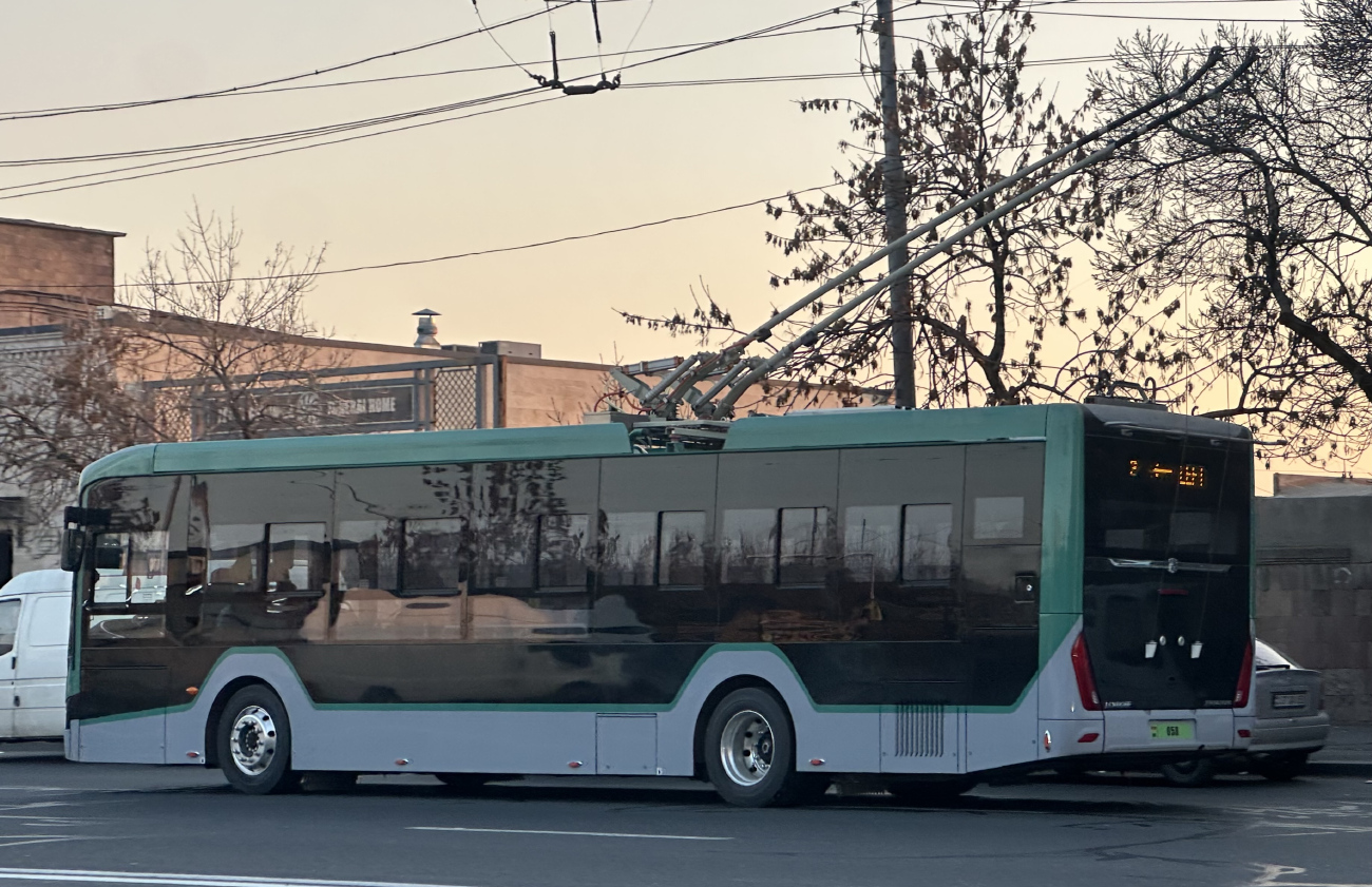 Yerevan, Zhongtong LCK6126E № 058