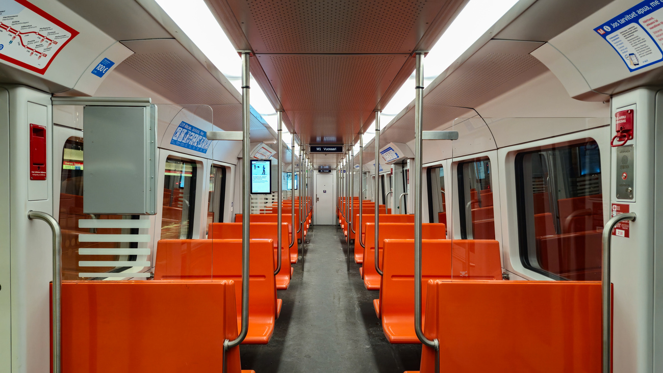 Хельсинки — Эспоо, Bombardier M200 № 218