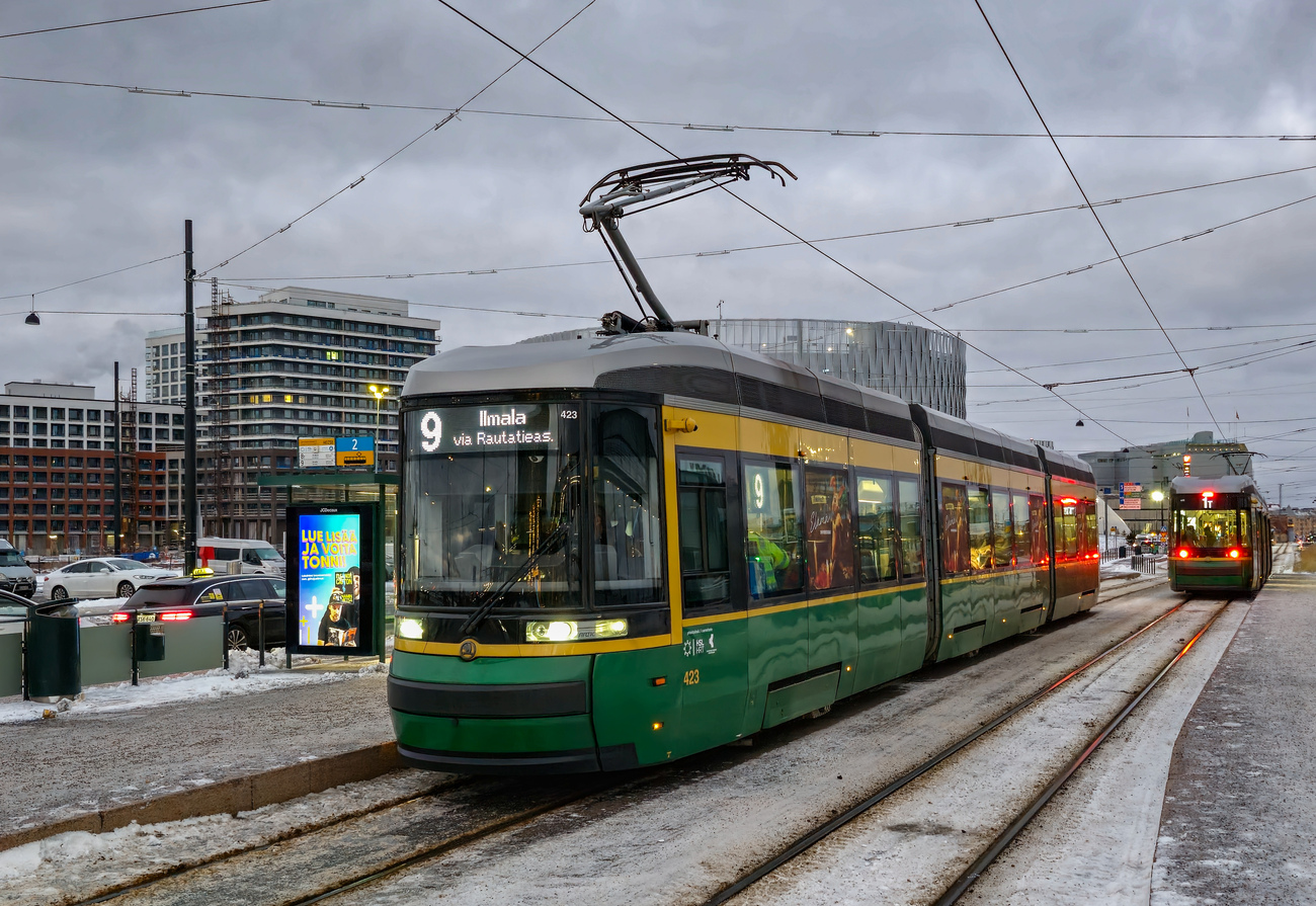 ჰელსინკი — ესპუო, Škoda ForCity Smart Artic MLNRV3 № 423