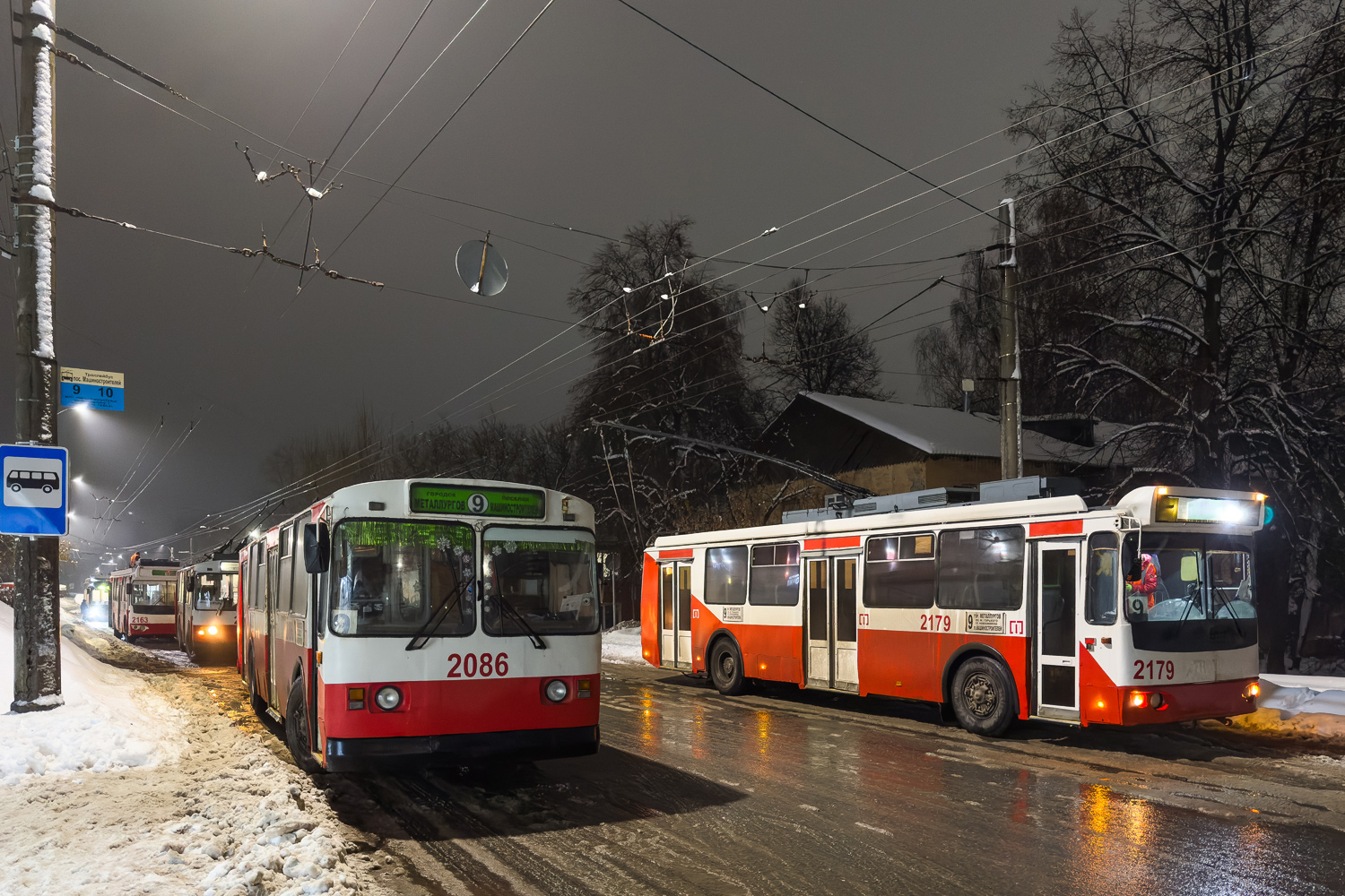 Ижевск, ЗиУ-682В [В00] № 2086; Ижевск, ЗиУ-682Г-016.07 № 2179