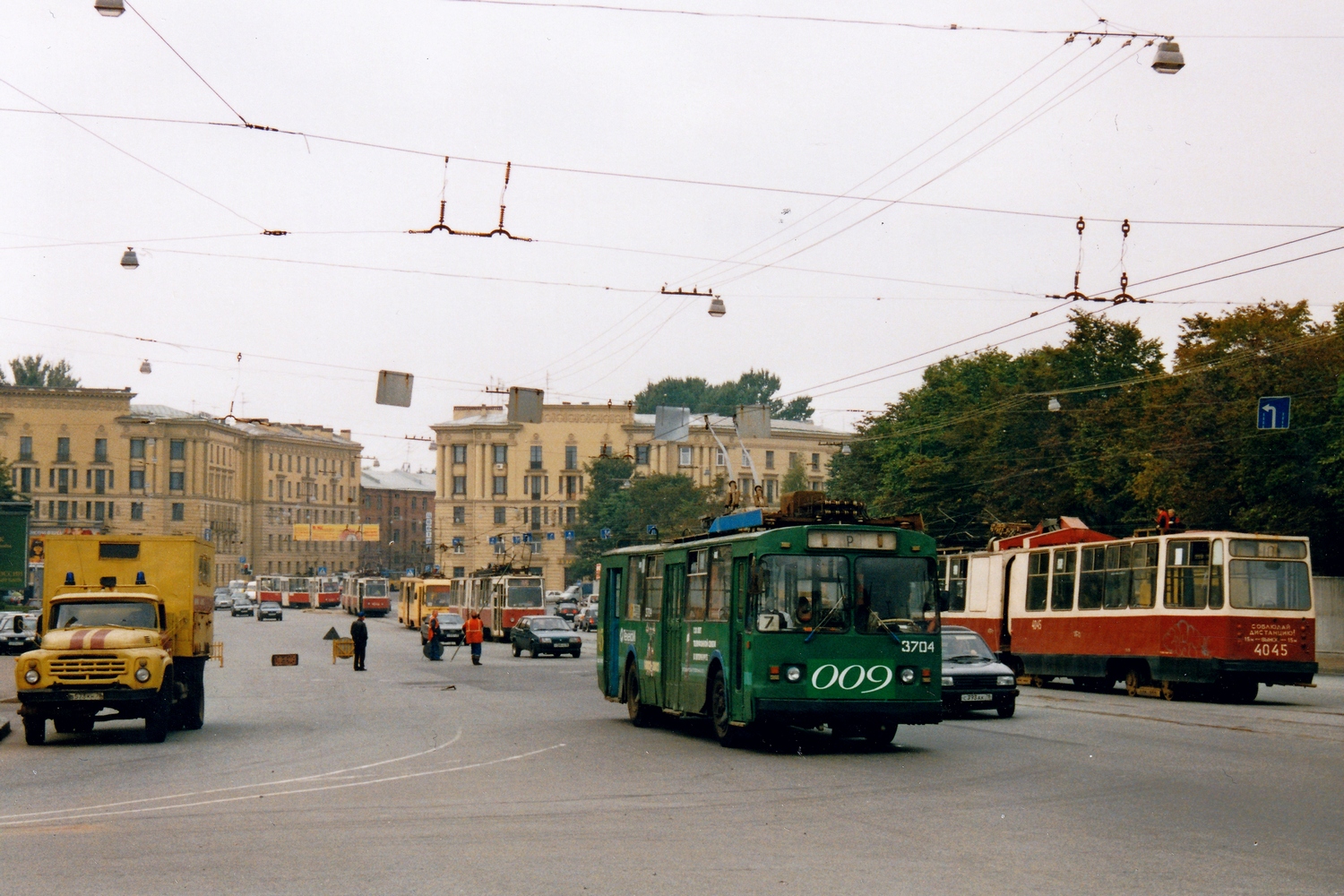 Saint-Petersburg, ZiU-682V [V00] č. 3704
