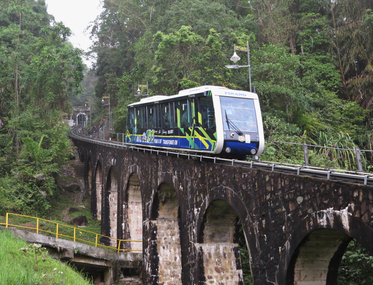 George Town, Doppelmayr Garaventa 100-FUL Penang Hill № Pinang; George Town — Penang Hill Railway Funicular