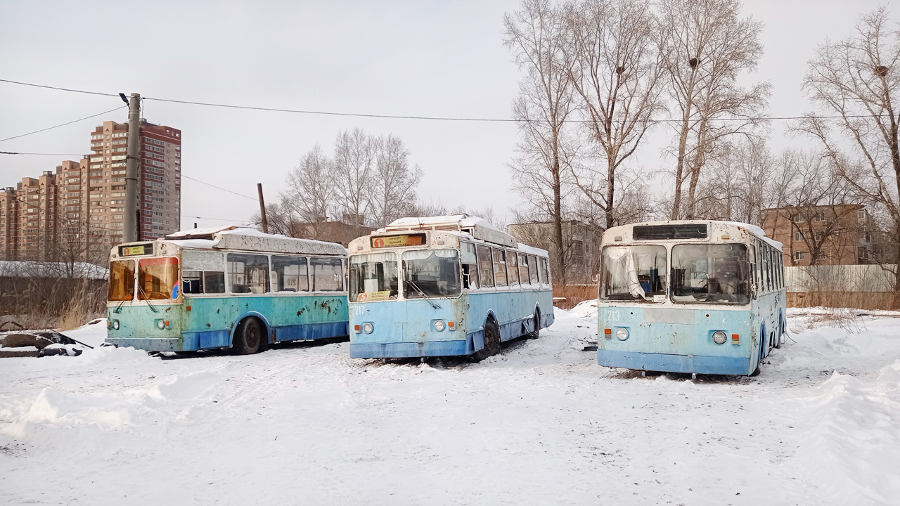 Хабаровск, БТЗ-5276-01 № 217; Хабаровск, ЗиУ-682Г-012 [Г0А] № 213