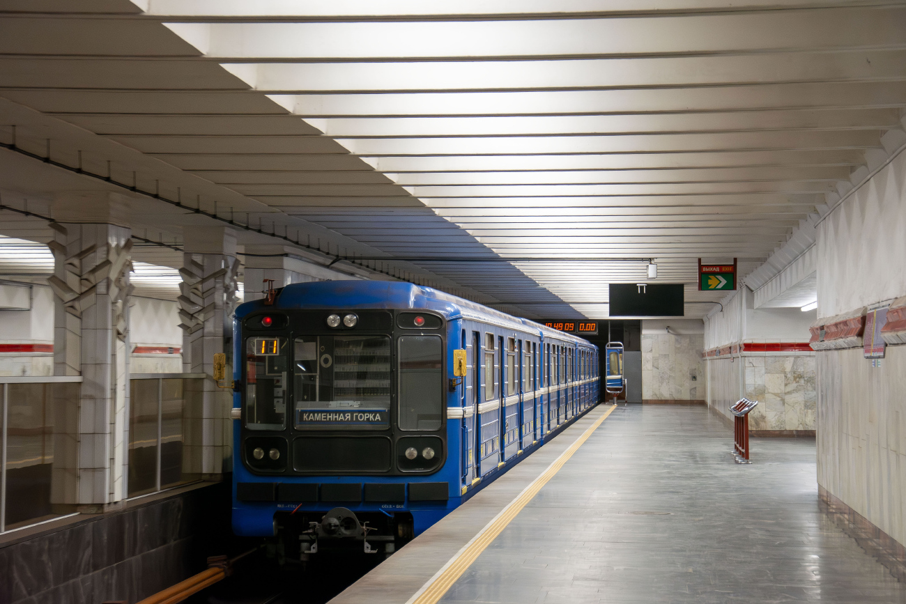 Минск, 81-717 (ЛВЗ) № 8563