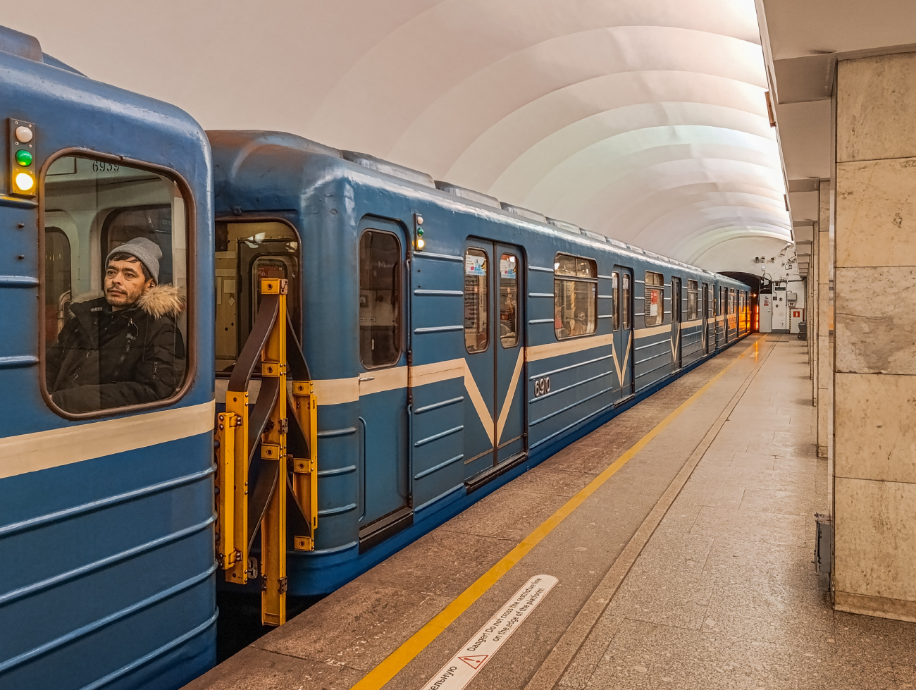 Санкт-Петербург, Ем-501 № 6910
