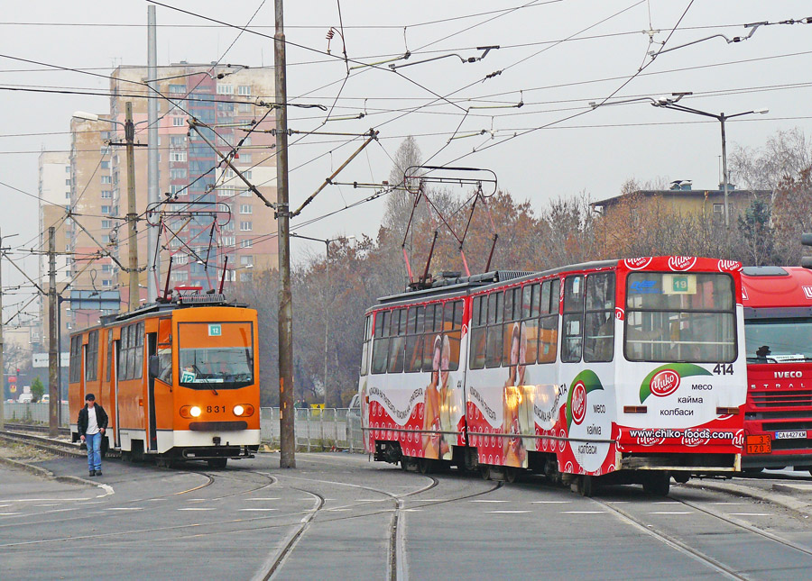 София, Т6М-700 F № 831; София, Т6М-400 (София-100) № 414; София — Исторически снимки — Трамвайни мотриси (1990–2010)